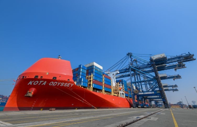 PIL LNG vessel KOTA ODYSSEY makes  historic maiden call at Saudi Arabia’s Red  Sea Gateway Termina